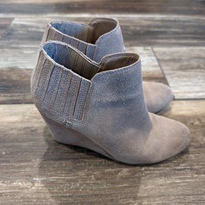 Dolce Vita Taupe Tan Suede Wedge Booties (6.5 W)